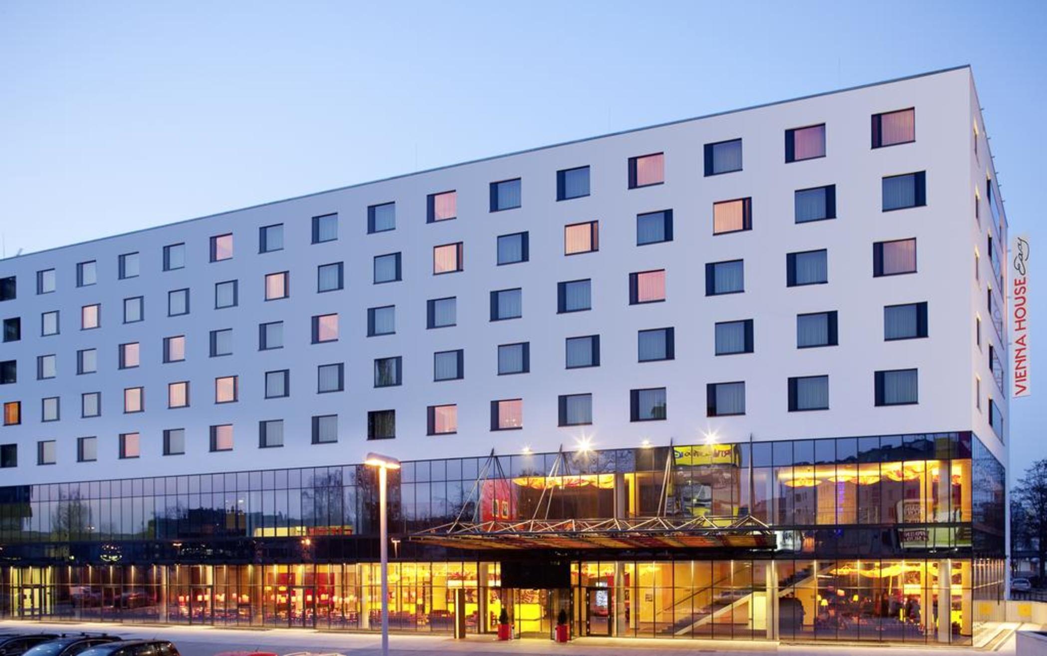 Vienna House Easy 4*